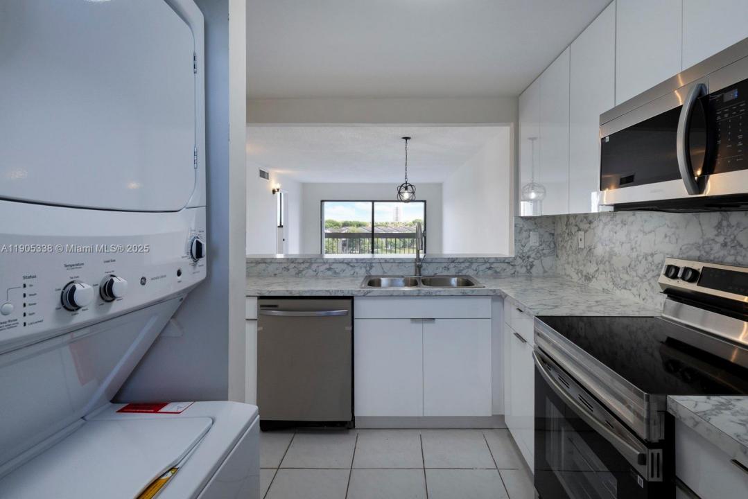 10290 NW 9th St Cir 512, Miami, Flórida 33172, Estados Unidos