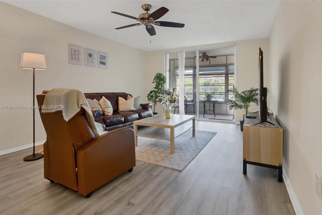 7300 NW 17th St 220, Plantation, פלורידה 33313, ארצות הברית של אמריקה 