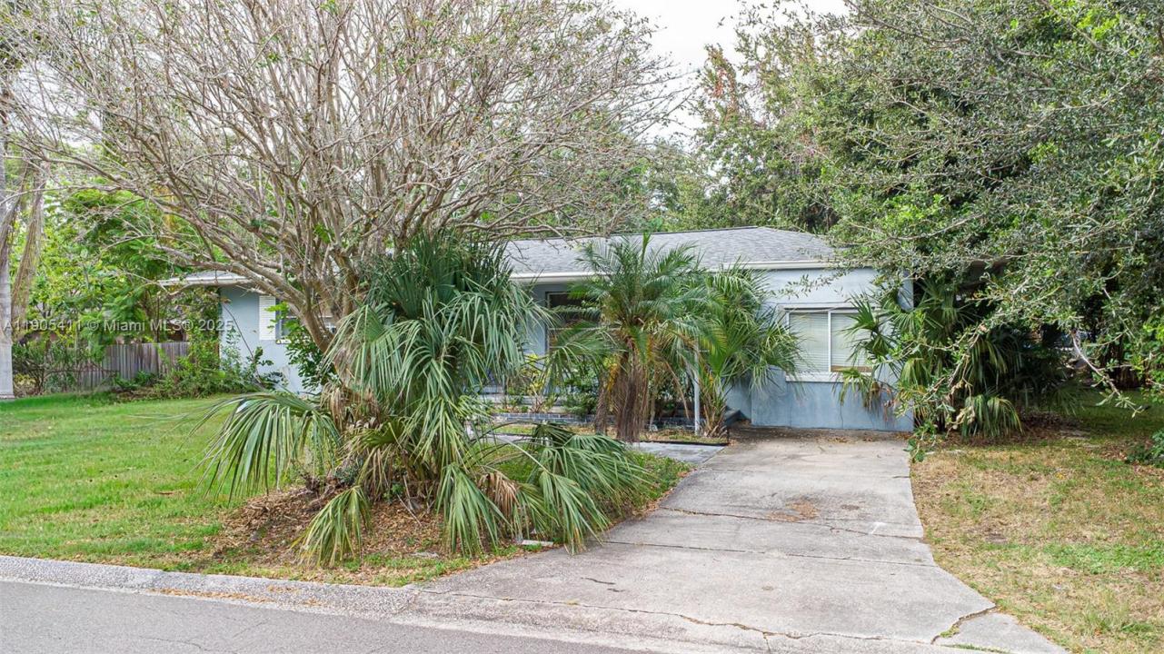 8201 YARDLEY AVE N, St Petersburg, フロリダ 33710, アメリカ合衆国