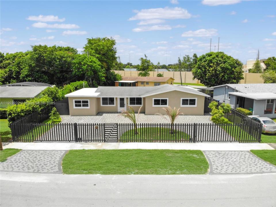 801 NW 172nd Ter, Miami Gardens, Florida 33169