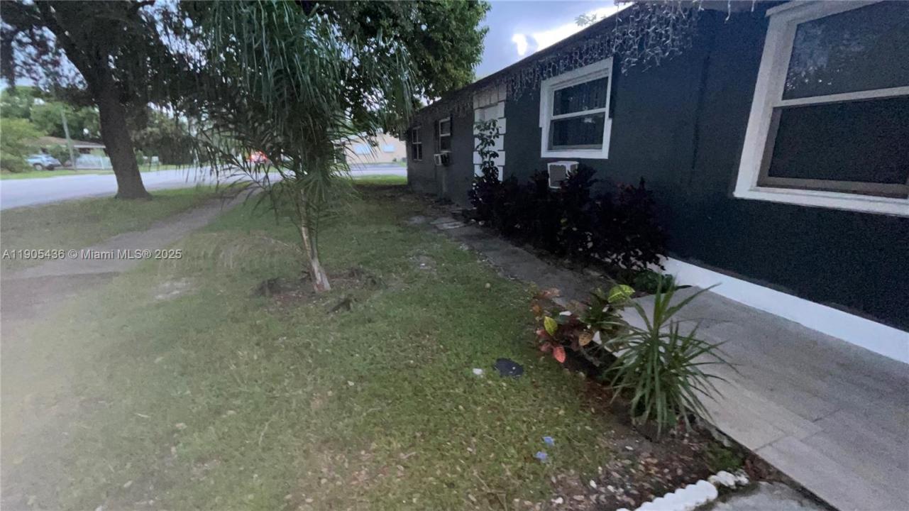 6390 Hayes St 2, Hollywood, Florida 33024