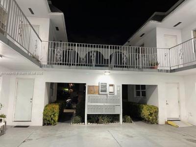 2826 Van Buren St 4, Hollywood, Florida 33020, USA