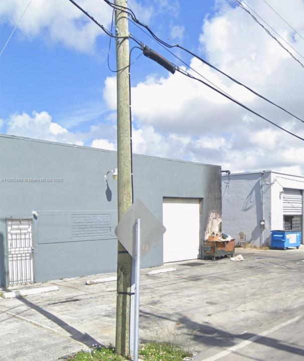 1325 E 10th Ave 2-3, Hialeah, Floryda 33010, USA