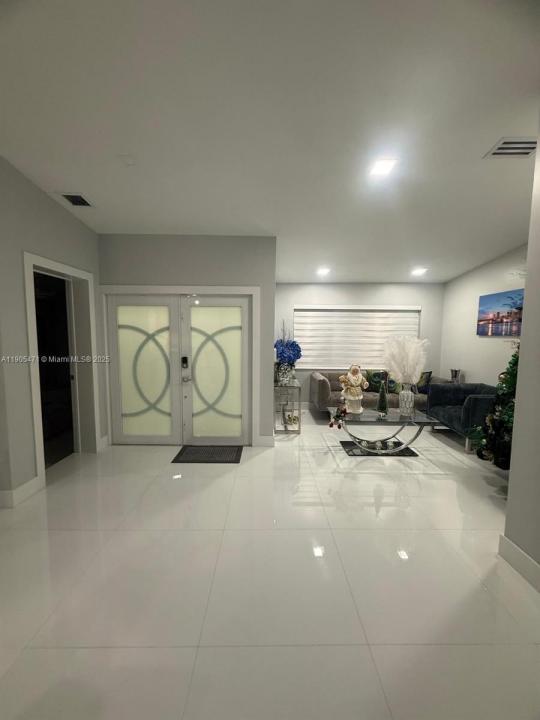 12497 SW 199th Ter, Miami, Florida 33177