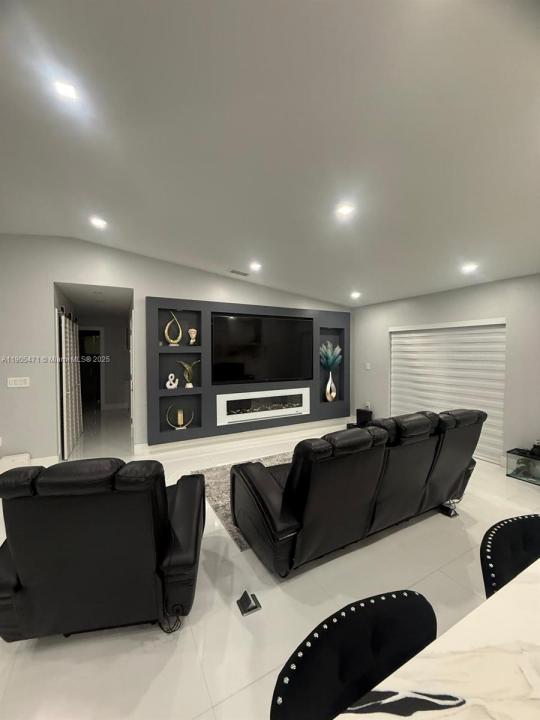 12497 SW 199th Ter, Miami, Florida 33177