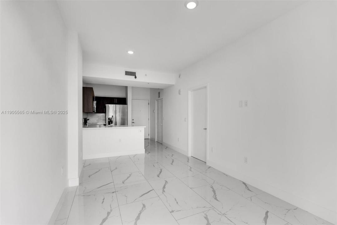 1 Curtiss Pkwy 314, Miami Springs, Floryda 33166, USA