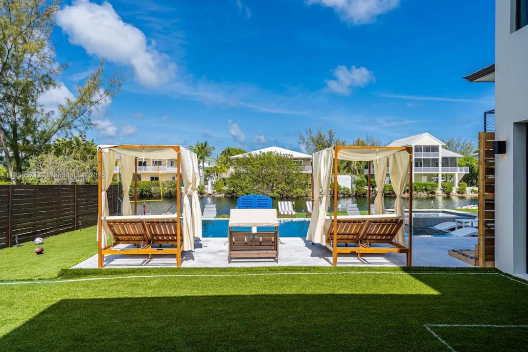 32 N Bounty Ln 32, Key Largo, Florida 33037