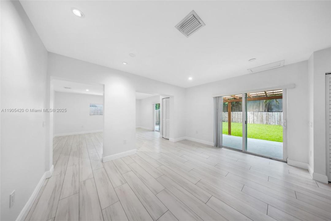 2306 N 28th Ave, Hollywood, Florida 33020, USA