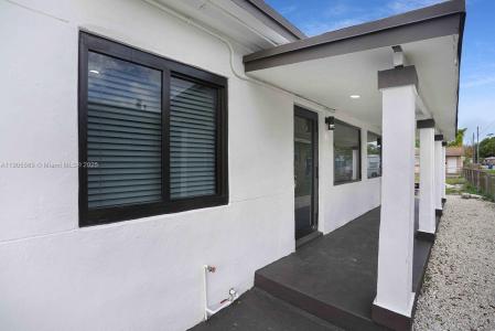 502 NW 7th CT 2, Hallandale Beach, Florida 33009, USA