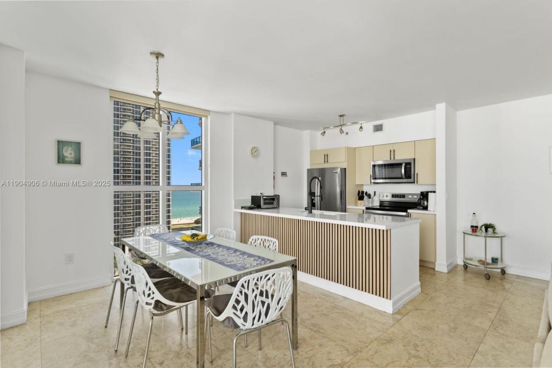 17555 Atlantic Blvd PH7, Sunny Isles Beach, Floride 33160, États-Unis