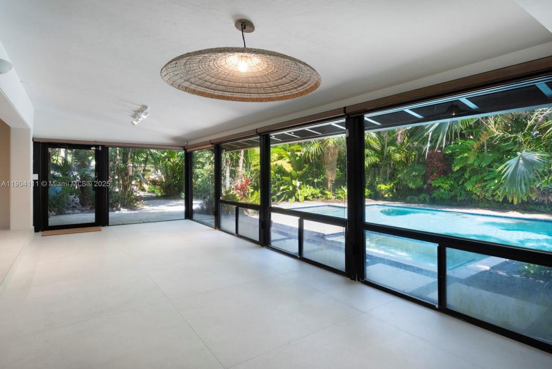 1107 NE 118th St 1107, Biscayne Park, フロリダ 33161, アメリカ合衆国