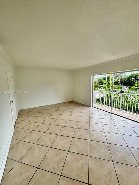 8475 SW 94th St 211E, Miami, Flórida 33156, Estados Unidos