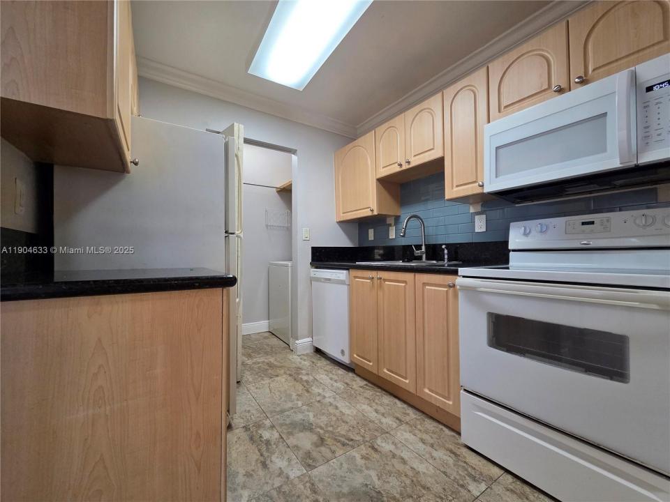 10785 SW 108th Ave 104, Miami, Florida 33176