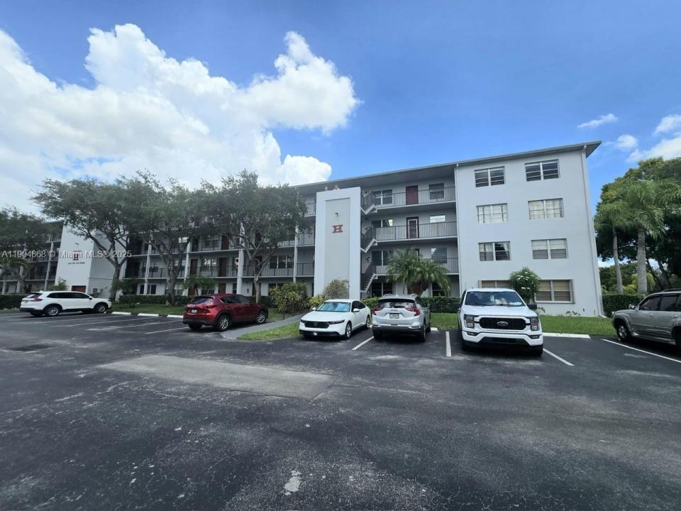 1401 SW 135th Ter 213H, Pembroke Pines, Floryda 33027, USA