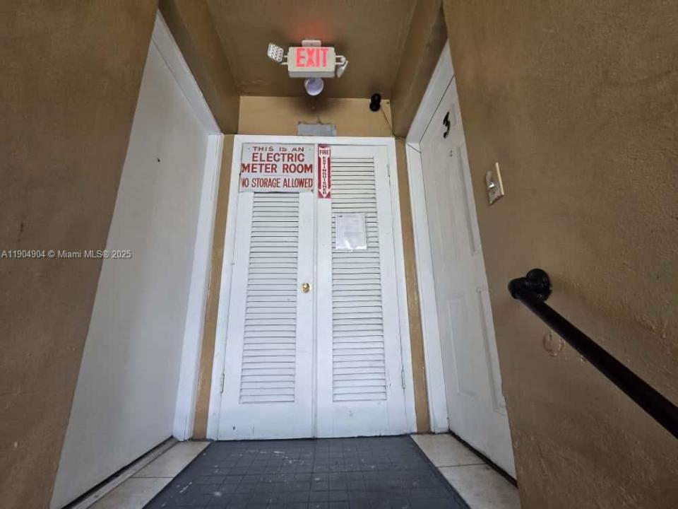 2835 NW 22nd Ave, Miami, Floryda 33142, USA