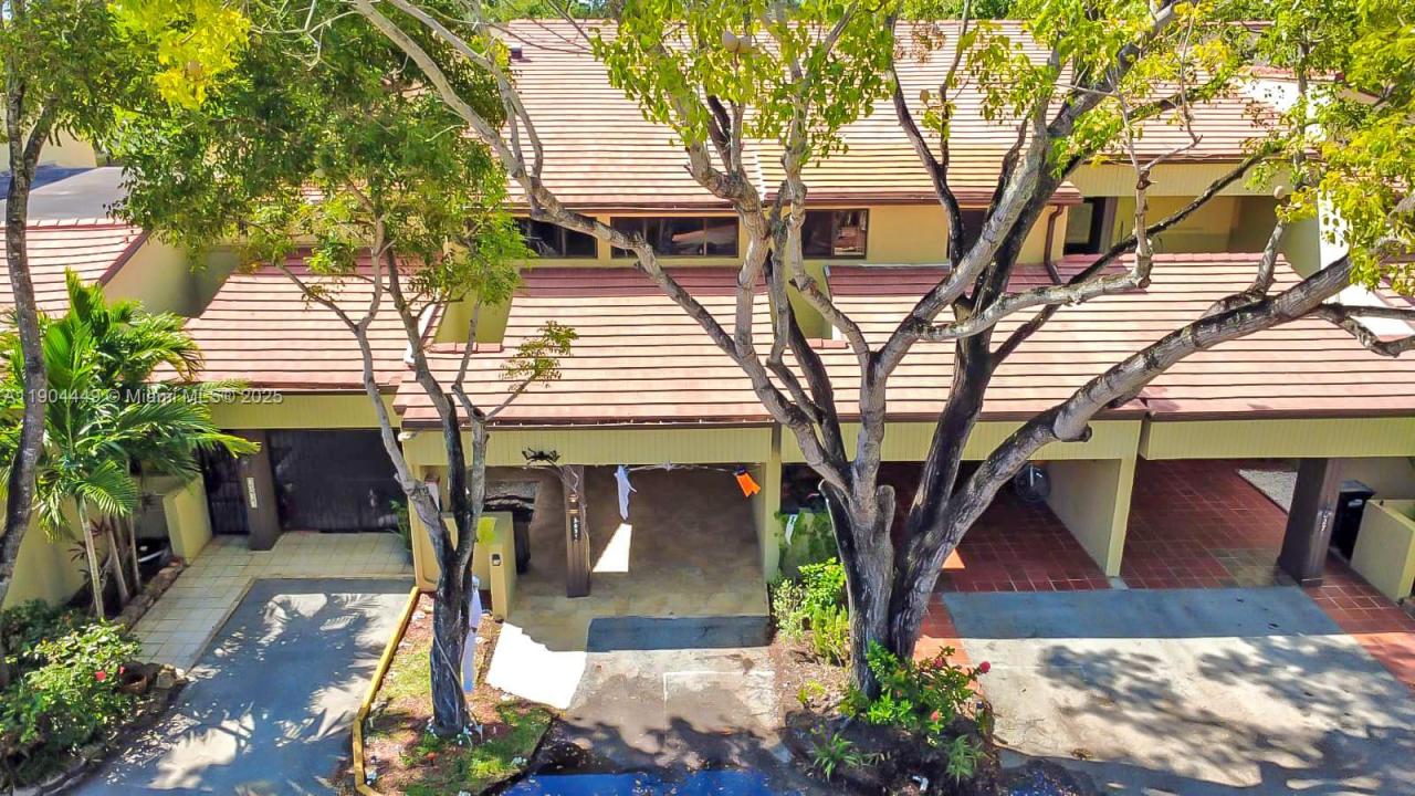 3831 Estepona Ave 11-D-2, Doral, Florida 33178, USA