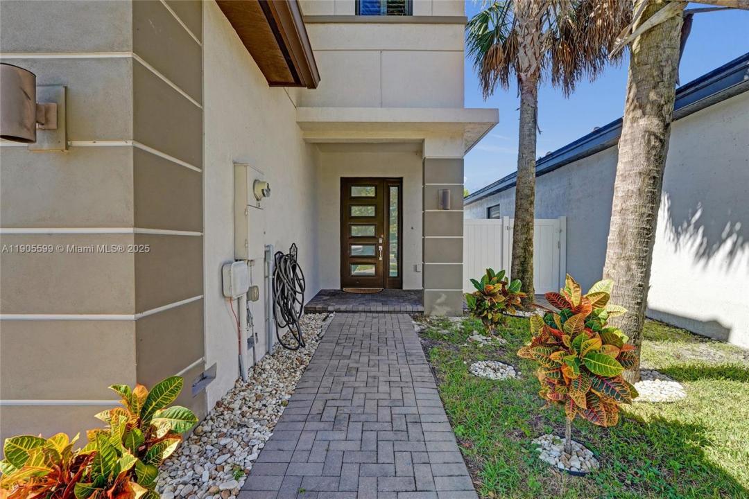 4947 Whispering Way, Dania Beach, Floride 33312, États-Unis