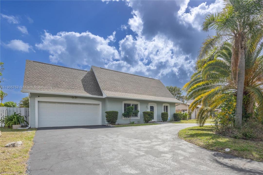 1690 NE 25th Ave, Pompano Beach, Флорида 33062, Соединенные Штаты