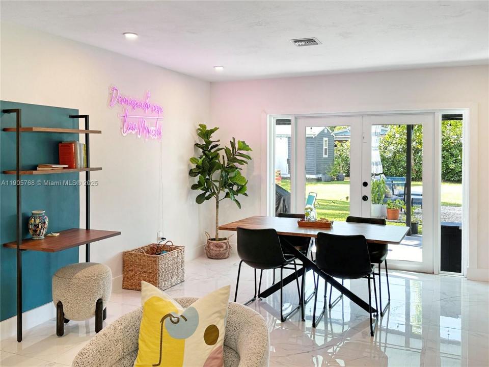 1424 NE 118th St, Miami, فلوريدا 33161, الولايات المتحدة