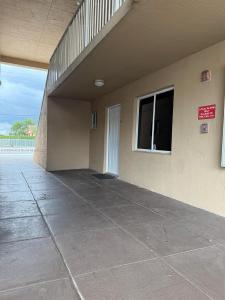 3041 W 76th St B-103, Hialeah, Florida 33018, USA
