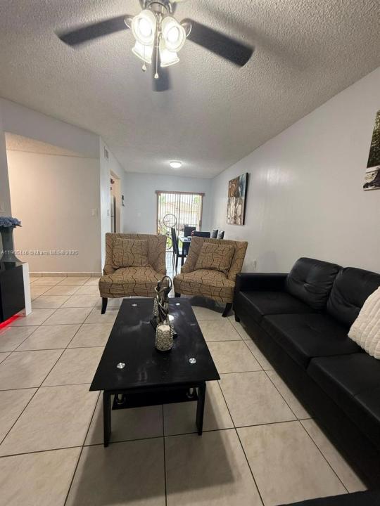 3041 W 76th St B-103, Hialeah, Флорида 33018, Соединенные Штаты