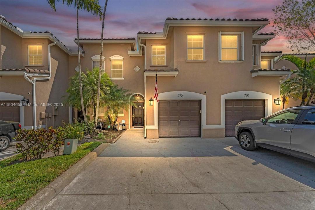772 NW 132nd Ave, Plantation, Florida 33325, USA