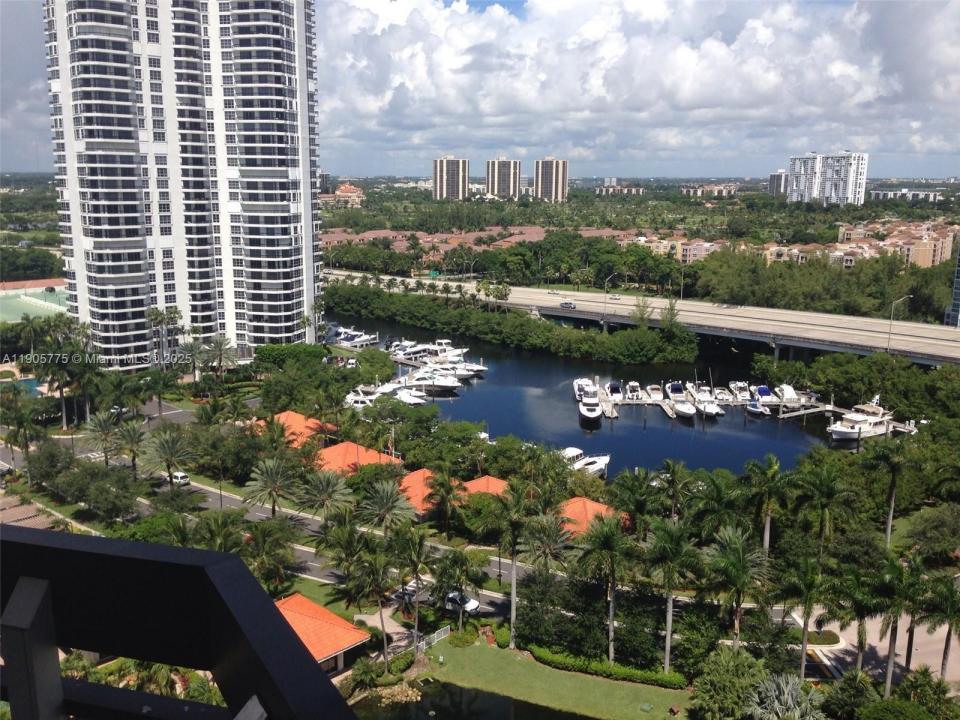 19101 Mystic Pointe Dr 2306, Aventura, Florida 33180, Amerika Birleşik Devletleri