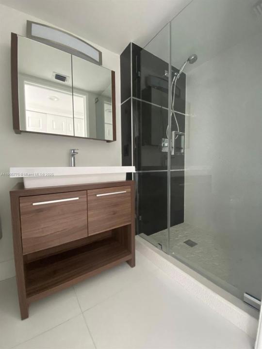 19101 Mystic Pointe Dr 2306, Aventura, Florida 33180, Amerika Birleşik Devletleri