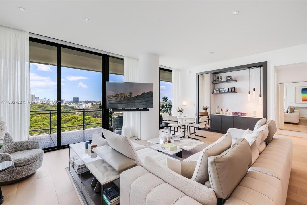 8701 Collins Ave 904, Miami Beach, Флорида 33154, Соединенные Штаты