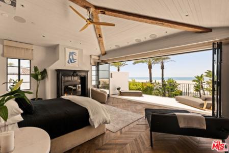 Palisades Beach Road, Santa Monica, California 90403