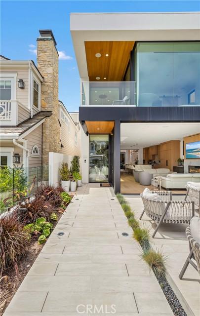 Heliotrope Avenue, Corona Del Mar, California 92625
