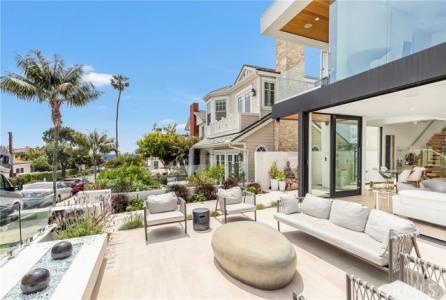 Heliotrope Avenue, Corona Del Mar, California 92625