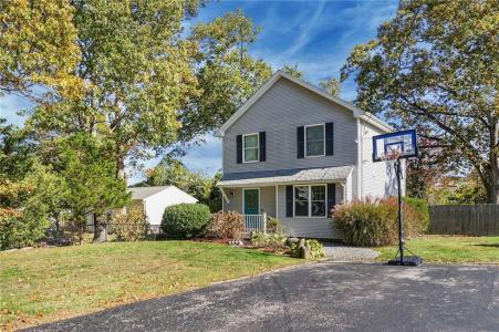 31 Smith Street, South Kingstown, Rhode Island 02879