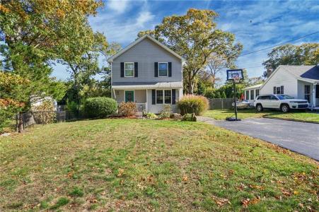 31 Smith Street, South Kingstown, Rhode Island 02879