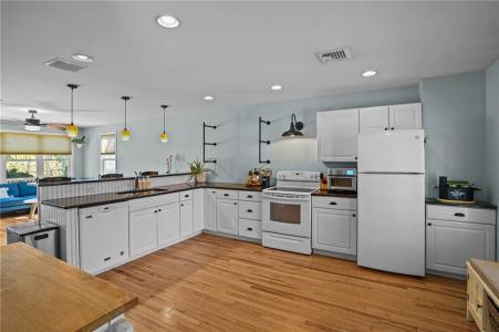 31 Smith Street, South Kingstown, Rhode Island 02879