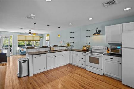 31 Smith Street, South Kingstown, Rhode Island 02879