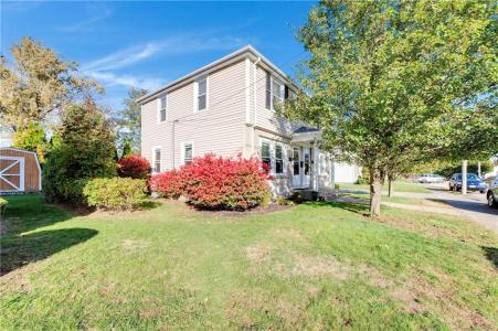 10 Maplewood Drive, Pawtucket, Rhode Island 02861, USA