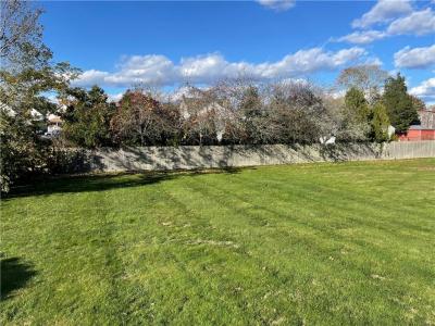 31 Garfield Avenue 1, Bristol, Rhode Island 02806, USA