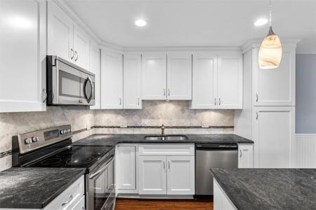 60 Saw Mill Drive 307, North Kingstown, 羅德島州 02852, 美國