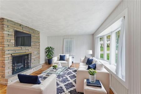 160 Shirley Drive, Cumberland, Rhode Island 02864, Estados Unidos