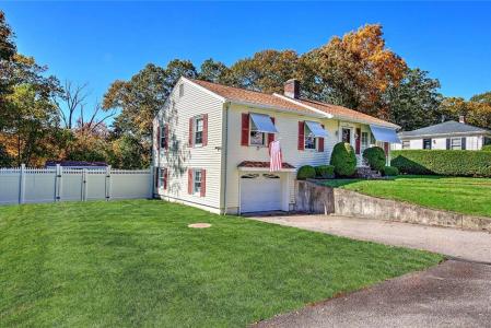 98 Iroquois Road, Cumberland, Rhode Island 02864, États-Unis