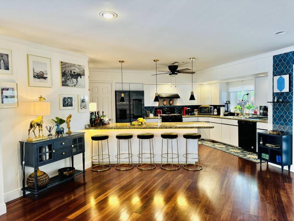 1728 NE 40th Street, Oakland Park, Florida 33334