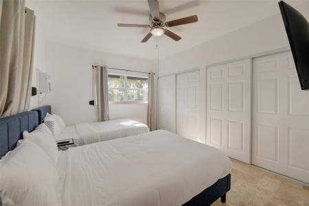 1951 NW 33rd St, Oakland Park, Florida 33309, Stati Uniti