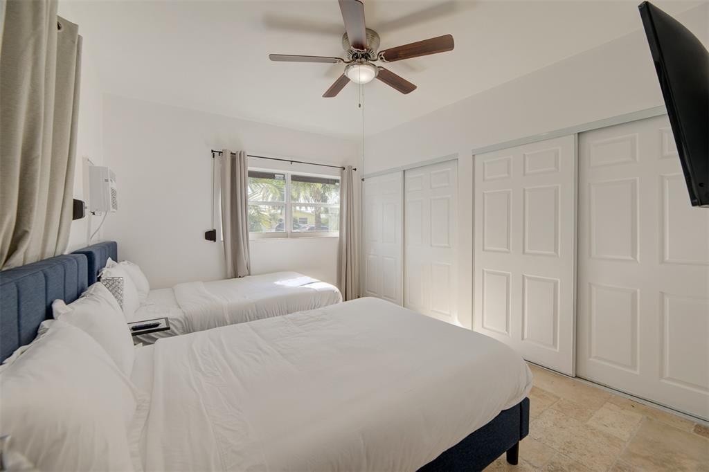 1951 NW 33rd St, Oakland Park, Florida 33309