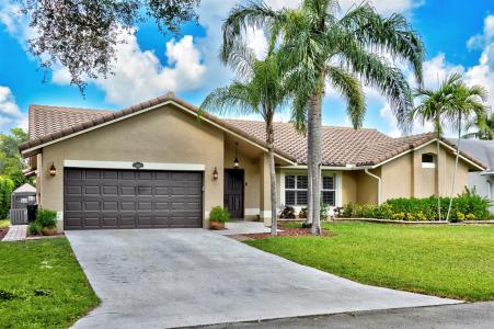 5133 NW 47th Ave, Winston Park, Coconut Creek, Florida 33073