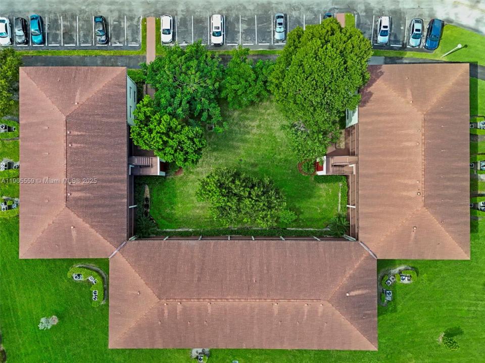 151 SW 135th Ter 309T, Pembroke Pines, Florida 33027, USA