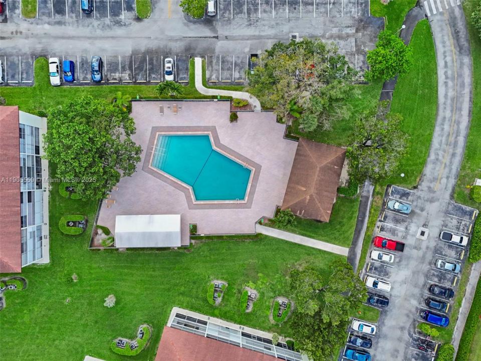 151 SW 135th Ter 309T, Pembroke Pines, Florida 33027, USA