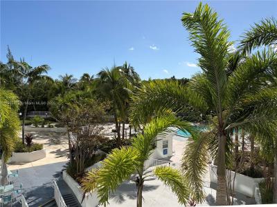 100 Bayview Dr 222, Sunny Isles Beach, Florida 33160, USA