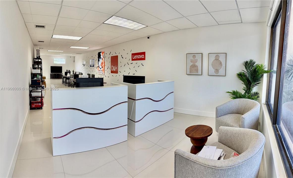 1101 SW 8th St Suite 201, Miami, 佛罗里达州 33130, 美国