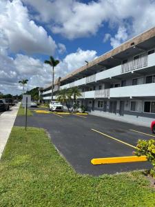 11005 SW 1st St 302, Sweetwater, Florida 33174, USA